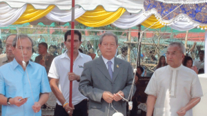 Former Thai Prime Minster Surayud Chulanont is paiying his respects for the 100th birthday of Mon Buddhist Rev. Uttama where he opened the ceremony to commence the building of six small statues of Rev. Uttama it is a little long
