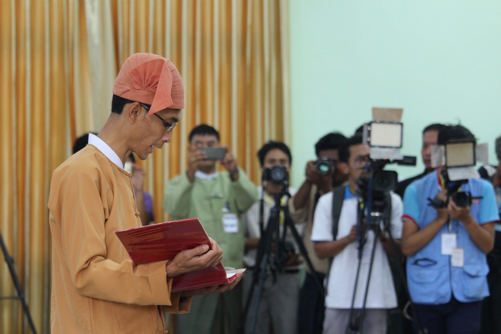 U Min Min Oo sworn in as Mon State Chief Minister - IMNA