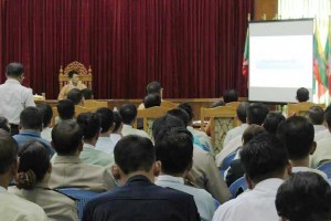 Chief Minister and other government officials presented at 100-Day project meeting (Photo: MNA)