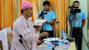 Deputy speaker Dr. Aung Naing Oo was discussing at the Hluttaw (Photo: MNA)