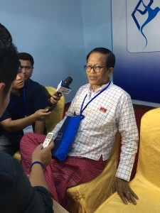 Nai Hongsar was speaking to reporters (Photo: MNA) 