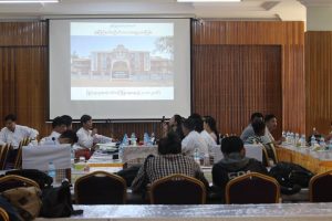 Hluttaw representatives discussing the municipal law drafting (Photo: MNA)