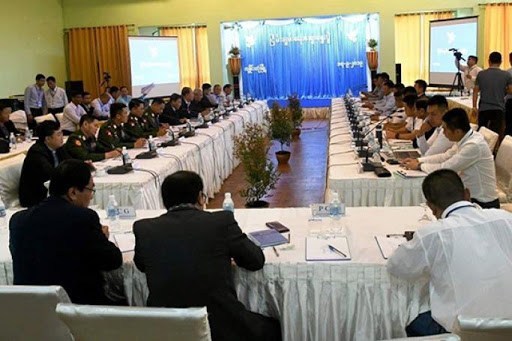 Photo: Meeting between government representatives and 4 members of Northern Alliance held in KengTong, in 2019 (Photo: NRPC)