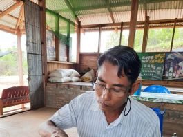 Photo: U Than Lwin, Chair of TPP NLD, seen having a meal (Photo: U Than Lwin)